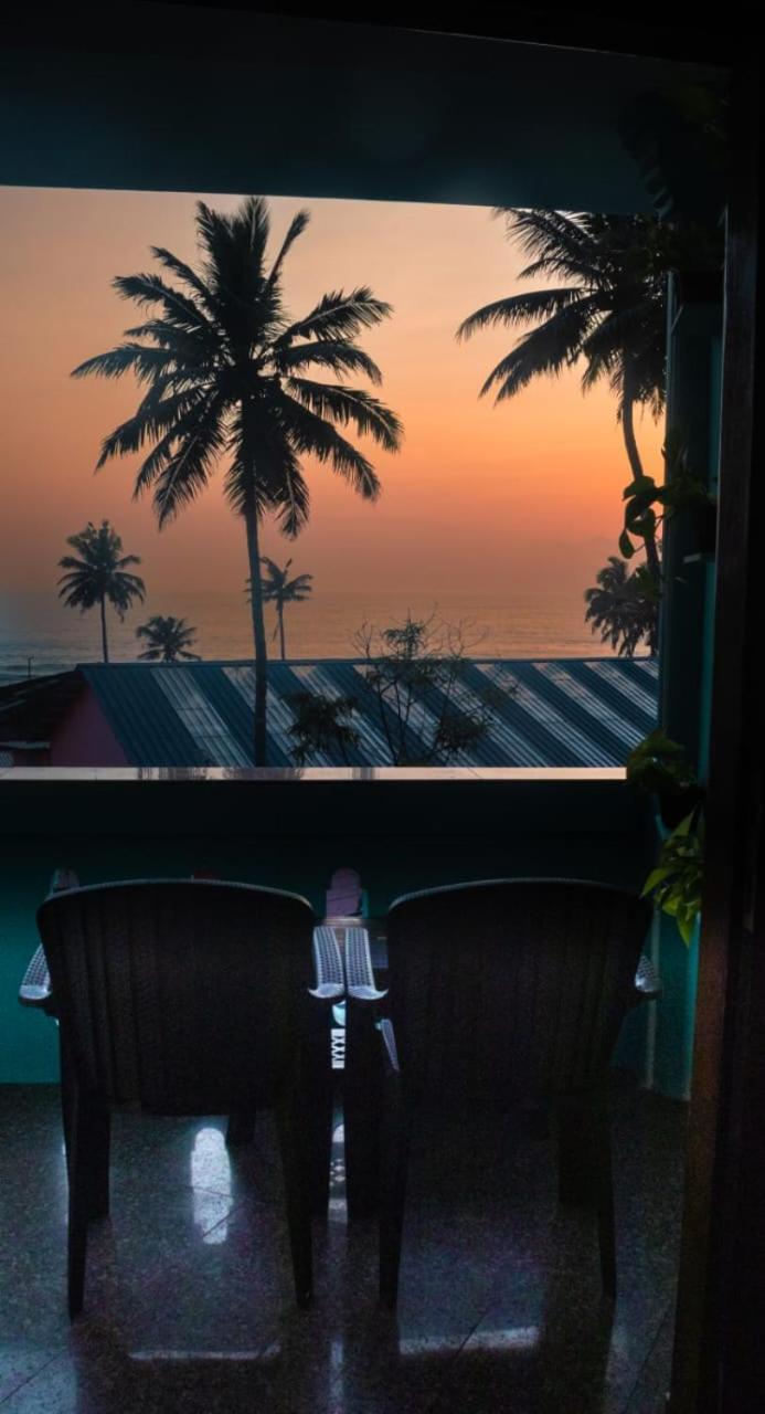 Hotel Surf N Sea à Thiruvananthapuram Extérieur photo