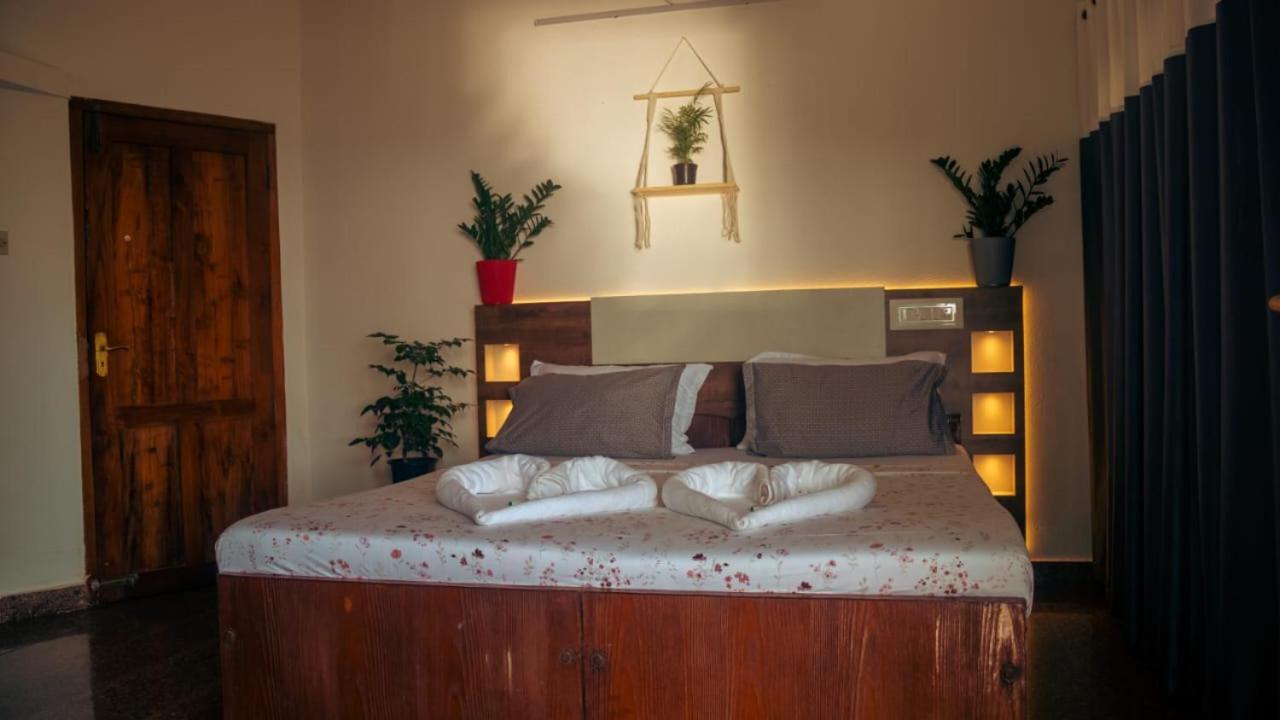 Hotel Surf N Sea à Thiruvananthapuram Extérieur photo